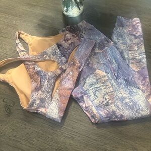 Fabletics workout set. Like new. Size small